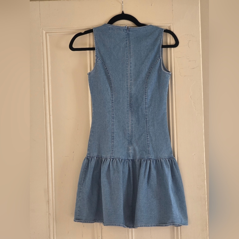 Sleeveless Denim Mini Dress in Blue - Picture 4 of 6
